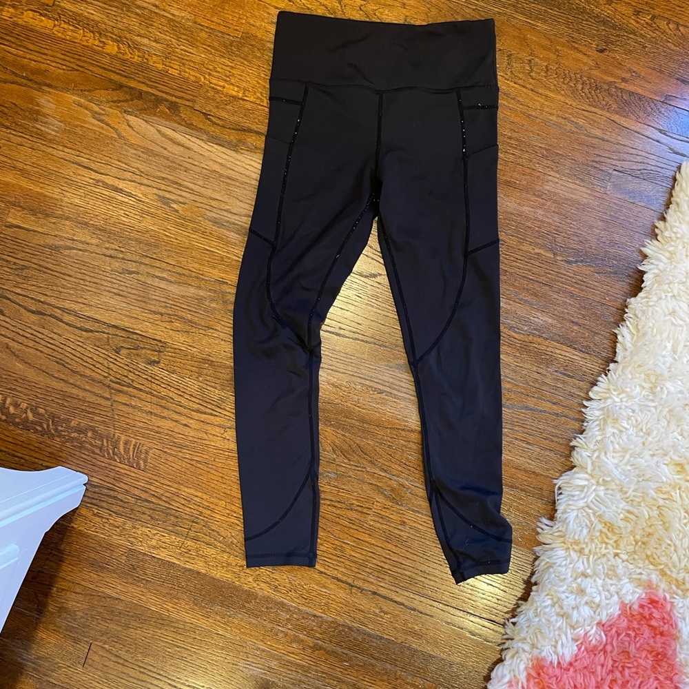 Black zyia light n tight leggings with pockets - small
